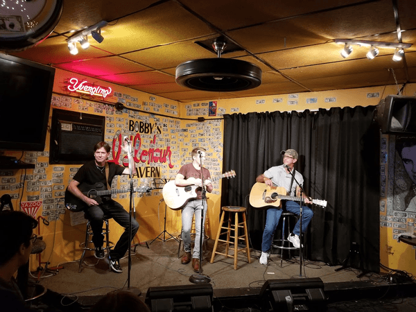 Bobby’s Idle Hour Tavern